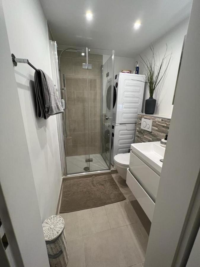 Stylish 1-Bedroom Condo Close To Exhibition Square Basel Exterior foto