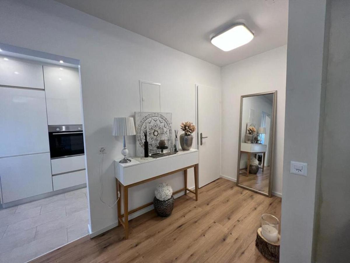 Stylish 1-Bedroom Condo Close To Exhibition Square Basel Exterior foto