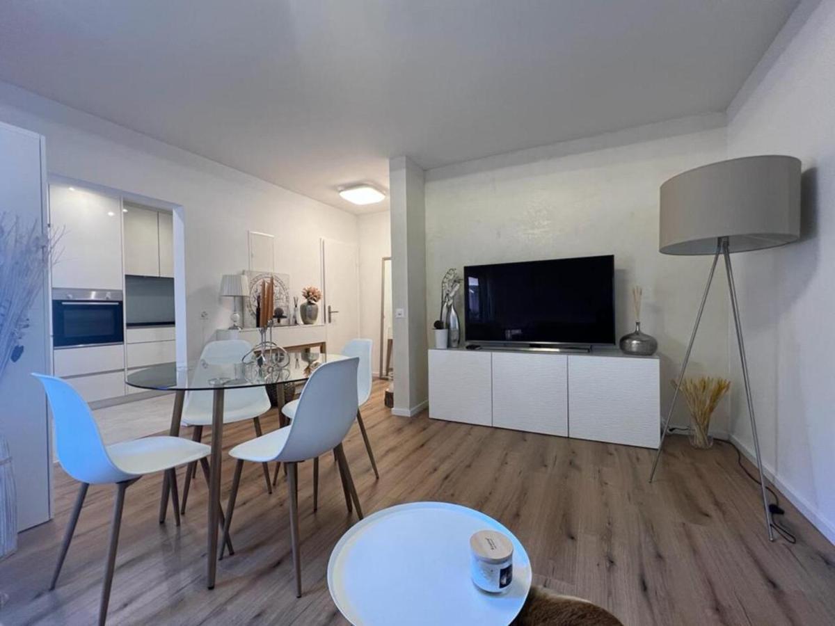 Stylish 1-Bedroom Condo Close To Exhibition Square Basel Exterior foto